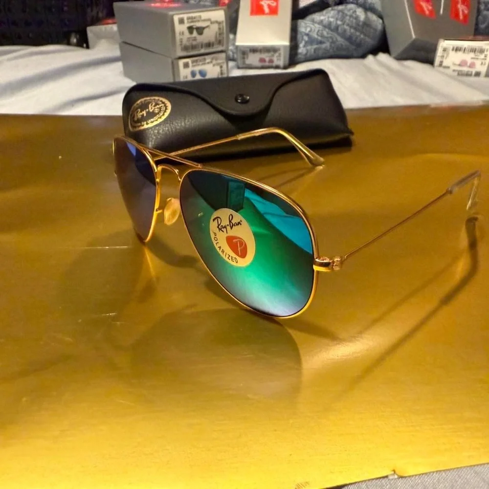 Ray-Ban Aviator Sunglasses - Gold Frame with Green Mirror Polarized Lenses